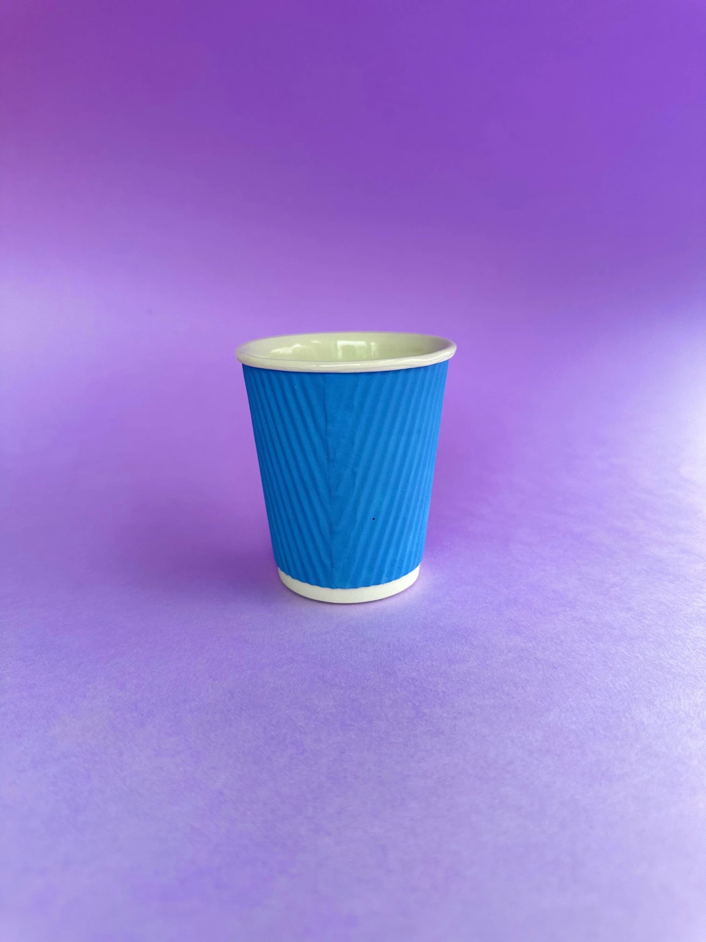 Petit gobelet en porcelaine, vue 5