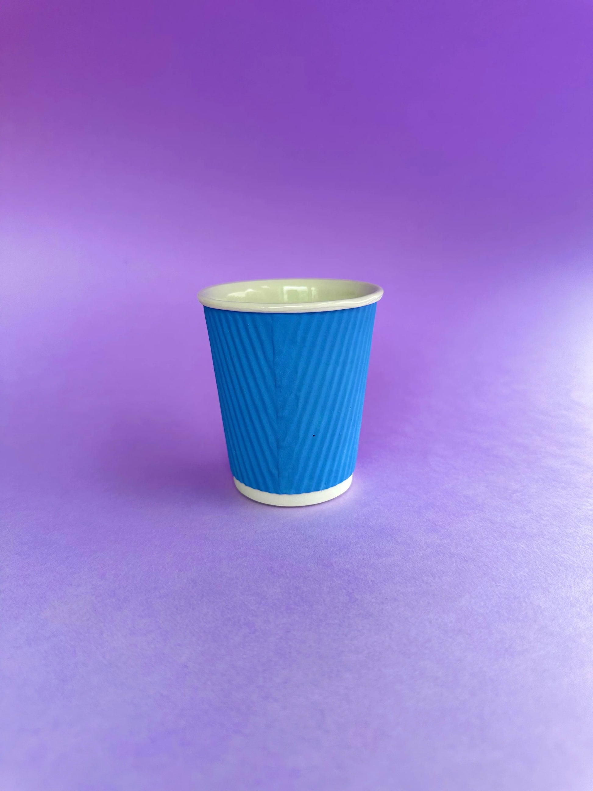 Petit gobelet en porcelaine, vue 5