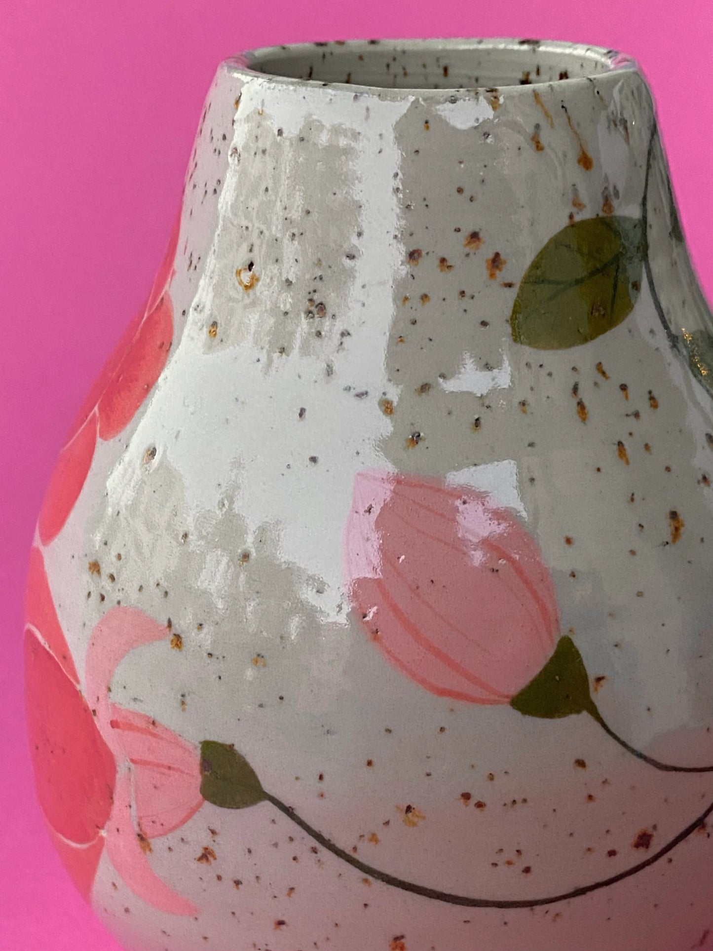 Vase pyrite aux fleurs, vue 2